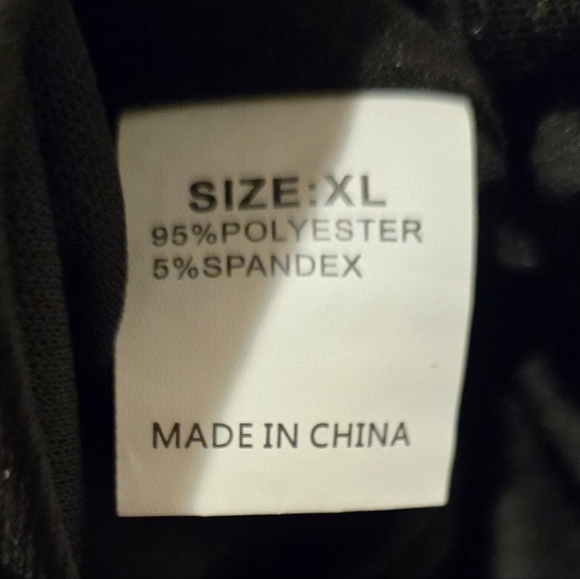 🎉Black Sequin Halter Top - Picture 5 of 6